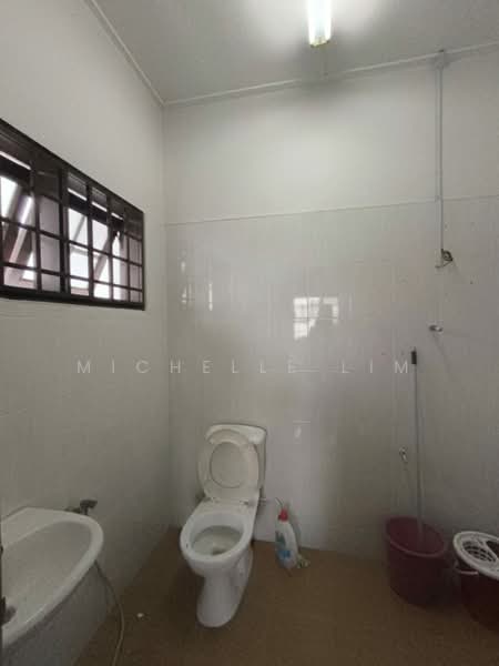 Semi-Detached House for Sale in Taman Daya (Johor Bahru) - Michelle Lim - Bathroom - PropertyGuru.com.my