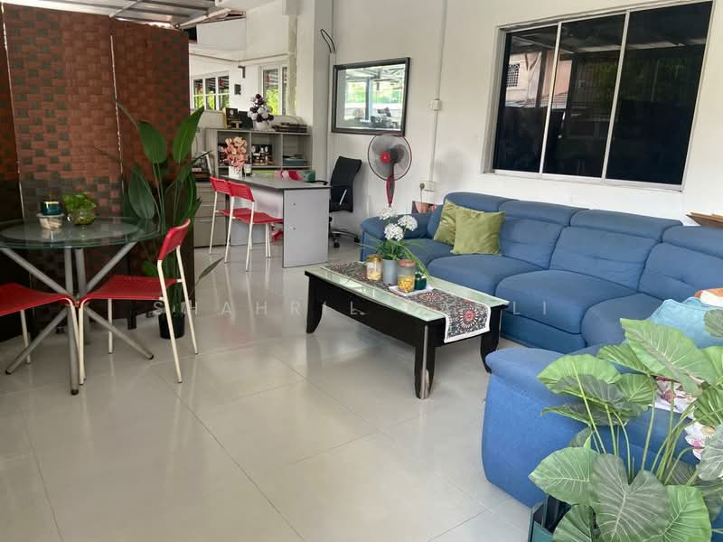 Rumah Berkembar untuk Dijual di Taman Garing Utama (Rawang) - Shahril Ramli - Living Room - PropertyGuru.com.my