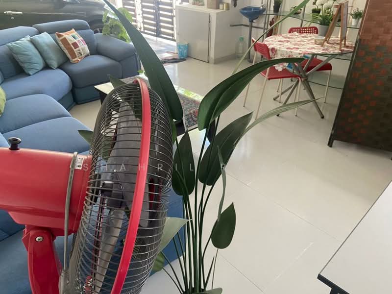 Rumah Berkembar untuk Dijual di Taman Garing Utama (Rawang) - Shahril Ramli - Living Room - PropertyGuru.com.my