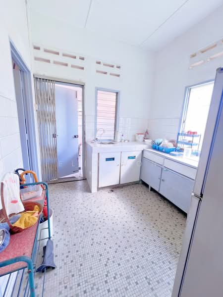 Bungalow for Rent in Seksyen 17 (Petaling Jaya) - Felix Wong - Kitchen - PropertyGuru.com.my