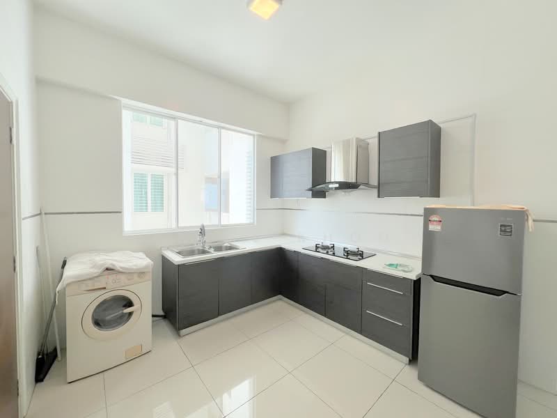 Condominium for Sale at D'Zone Condominium - Angie Khoo - Kitchen - PropertyGuru.com.my