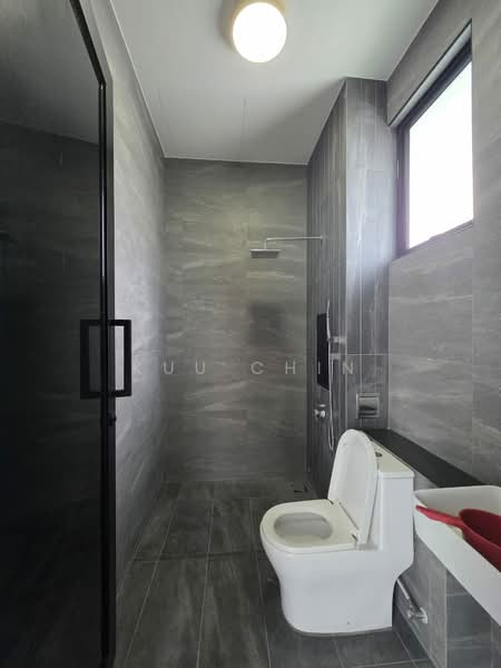 Semi-Detached House for Rent in Setia Tropika (Johor Bahru) - Kuu Chin - Bathroom - PropertyGuru.com.my