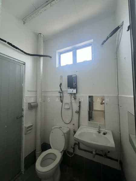 2-storey Terraced House for Sale in Taman Segemal (Butterworth) - Leesa Cheah - Bathroom - PropertyGuru.com.my