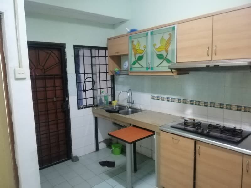 2-storey Terraced House for Rent in Bangi (Selangor) - Han Haw Ze - Kitchen - PropertyGuru.com.my