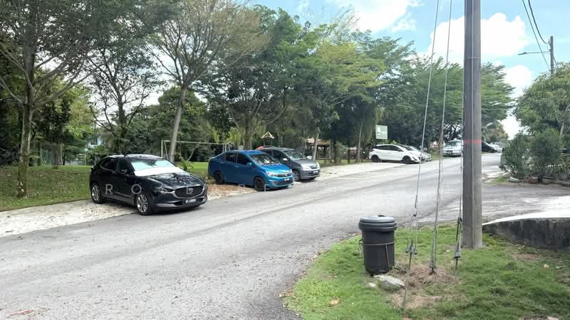 2-storey Terraced House for Sale in Bandar Putra Permai (Seri Kembangan) - Roseabelle Low - Exterior - PropertyGuru.com.my