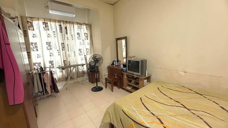 2-storey Terraced House for Sale in Bandar Putra Permai (Seri Kembangan) - Roseabelle Low - Bedroom - PropertyGuru.com.my