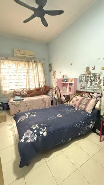 2-storey Terraced House for Sale in Bandar Putra Permai (Seri Kembangan) - Roseabelle Low - Bedroom - PropertyGuru.com.my