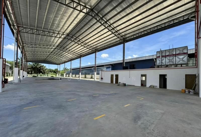 Detached Factory for Rent in Rawang (Selangor) - Lucas Tan - Exterior - PropertyGuru.com.my