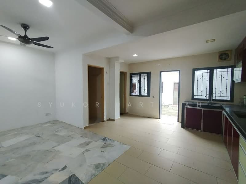 2-storey Terraced House for Sale in Saujana Utama (Selangor) - Syukor Hartanah - Kitchen - PropertyGuru.com.my