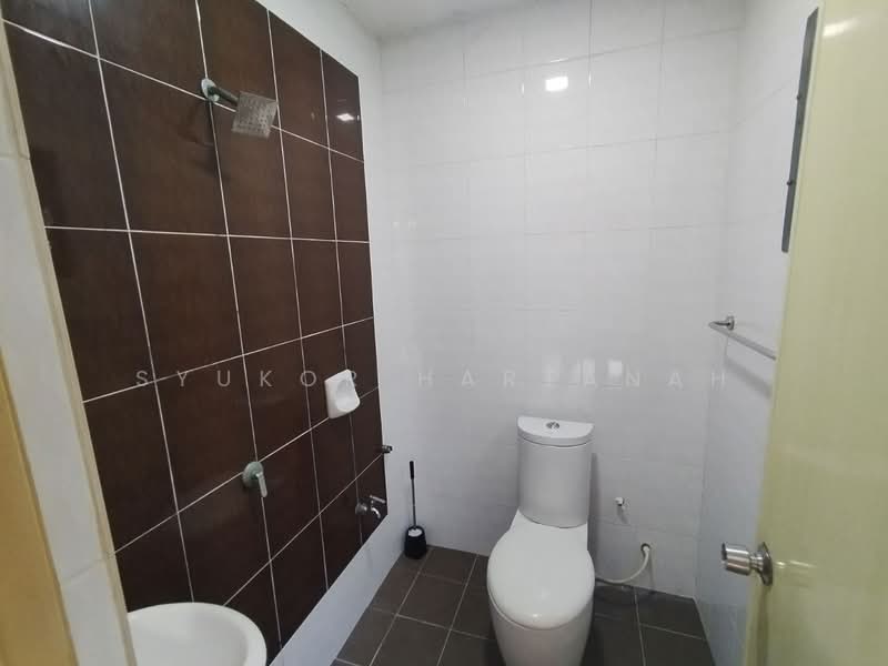 2-storey Terraced House for Sale in Saujana Utama (Selangor) - Syukor Hartanah - Bathroom - PropertyGuru.com.my