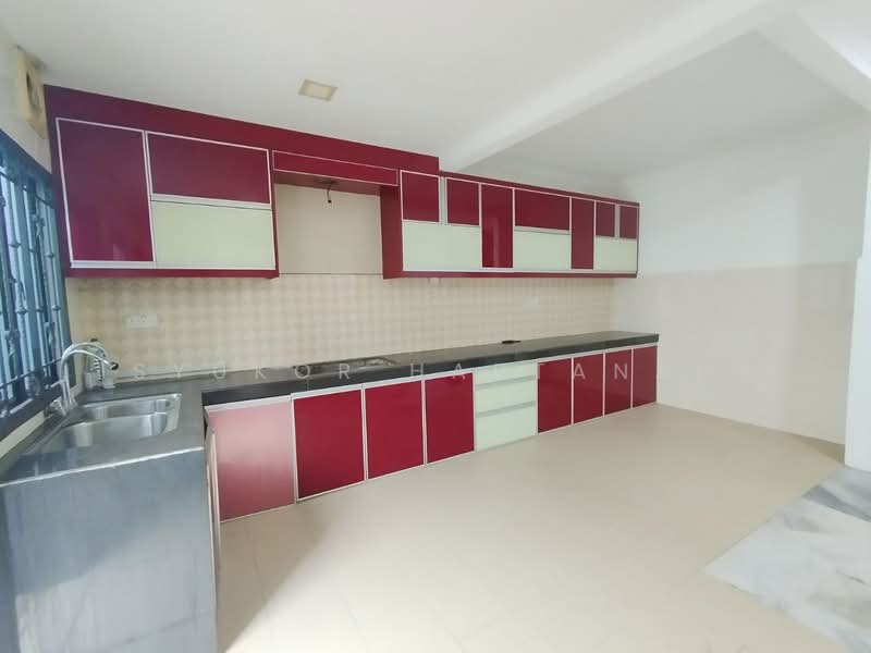 2-storey Terraced House for Sale in Saujana Utama (Selangor) - Syukor Hartanah - Kitchen - PropertyGuru.com.my