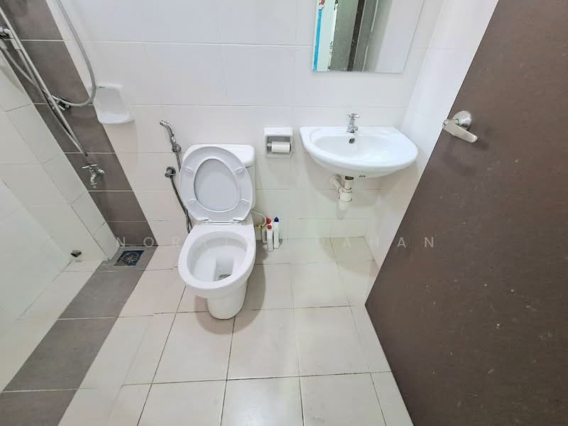2-storey Terraced House for Sale in Alam Impian (Shah Alam) - Noraini Dahan - Bathroom - PropertyGuru.com.my