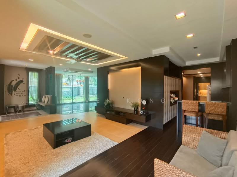 Semi-Detached House for Sale in Austin Perdana (Tebrau) - Seven Kong - Living Room - PropertyGuru.com.my