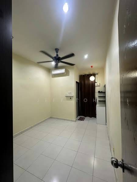 1-storey Terraced House for Sale in Kulai (Johor) - Jeff Toh - Master Bedroom - PropertyGuru.com.my
