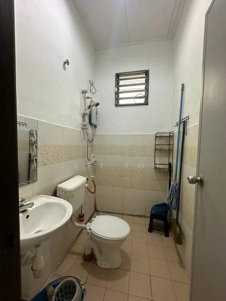 1-storey Terraced House for Sale in Bandar Putra Kulai (Kulai) - Jeff Toh - Bathroom - PropertyGuru.com.my
