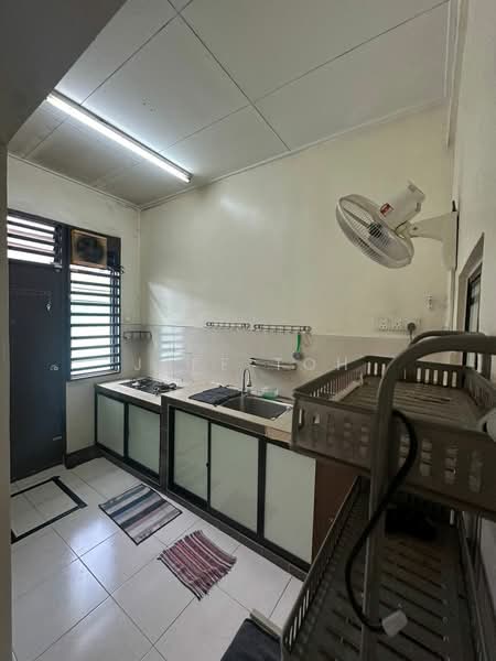 1-storey Terraced House for Sale in Bandar Putra Kulai (Kulai) - Jeff Toh - Kitchen - PropertyGuru.com.my