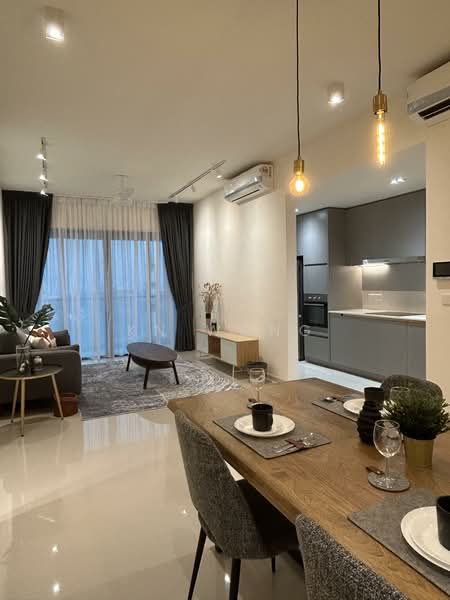 Kondominium untuk Dijual di Residensi Solaris Parq - KN Wong - Living Room - PropertyGuru.com.my