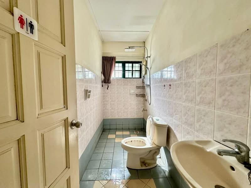 2-storey Terraced House for Sale in Matang (Kuching) - Alfred Chua - Bathroom - PropertyGuru.com.my