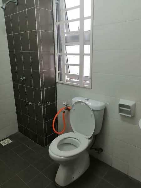 Servis Apartment untuk Disewa di Saville @ Kajang - Han Haw Ze - Bathroom - PropertyGuru.com.my