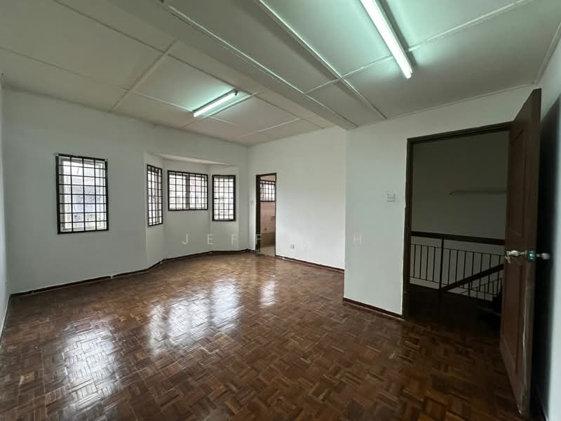 Rumah Teres 2 Tingkat untuk Dijual di Kulai (Johor) - Jeff Toh - Master Bedroom - PropertyGuru.com.my