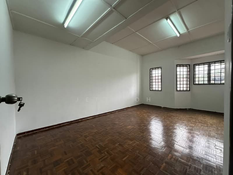 Rumah Teres 2 Tingkat untuk Dijual di Kulai (Johor) - Jeff Toh - Master Bedroom - PropertyGuru.com.my