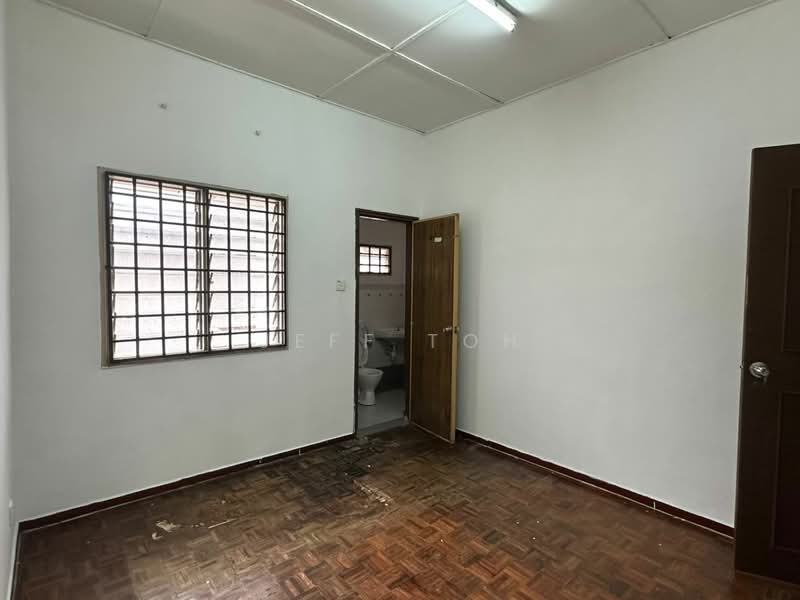 Rumah Teres 2 Tingkat untuk Dijual di Kulai (Johor) - Jeff Toh - Bedroom 1 - PropertyGuru.com.my