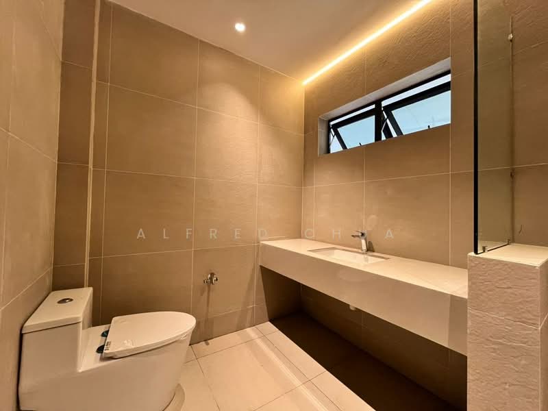 Semi-Detached House for Sale in Stutong (Kuching) - Alfred Chua - Bathroom - PropertyGuru.com.my