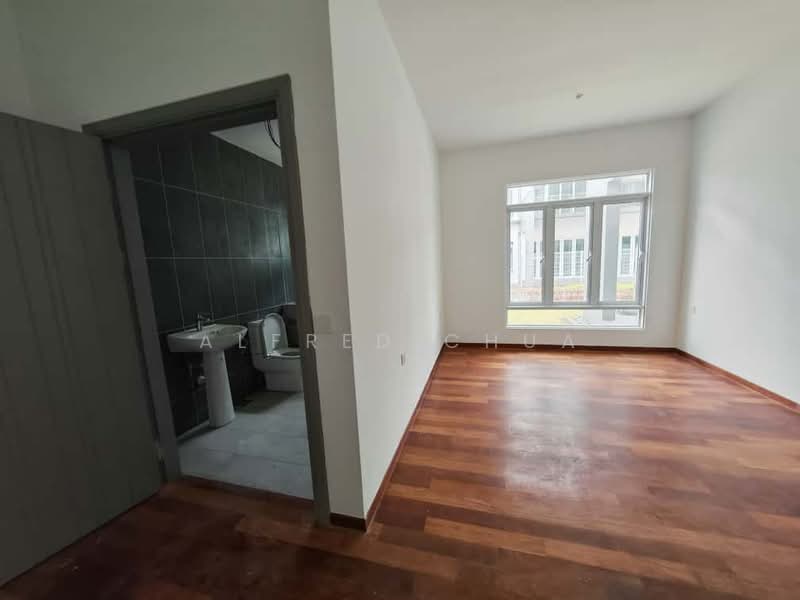 Semi-Detached House for Sale in La Promenade (Samarahan) - Alfred Chua - Bathroom - PropertyGuru.com.my