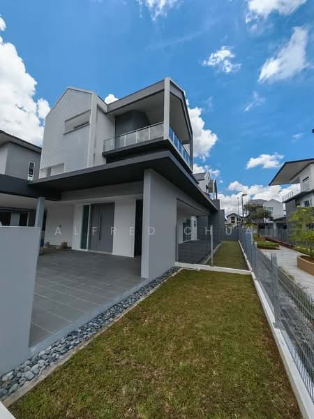 Semi-Detached House for Sale in La Promenade (Samarahan) - Alfred Chua - Exterior - PropertyGuru.com.my