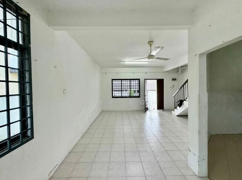 2-storey Terraced House for Sale in Senai (Kulai) - Jeff Toh - Living Room - PropertyGuru.com.my
