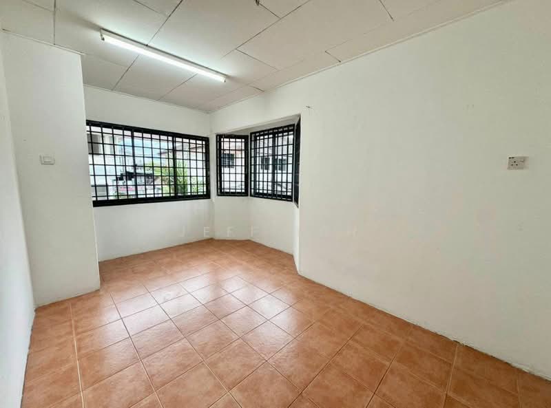 2-storey Terraced House for Sale in Senai (Kulai) - Jeff Toh - Master Bedroom - PropertyGuru.com.my