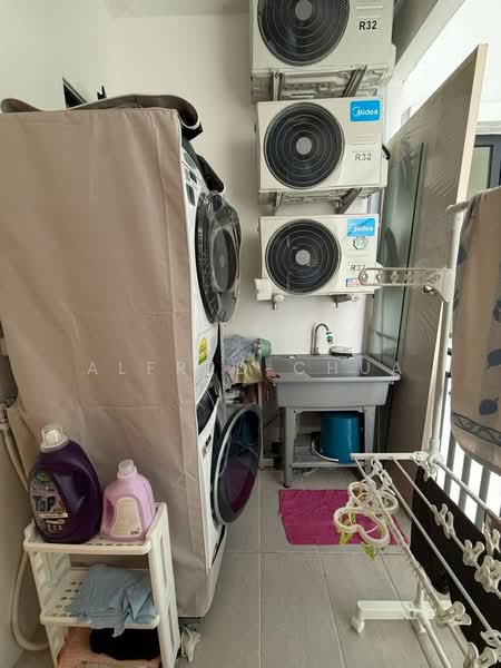 Servis Apartment untuk Dijual di Upton - Alfred Chua - Balcony - PropertyGuru.com.my