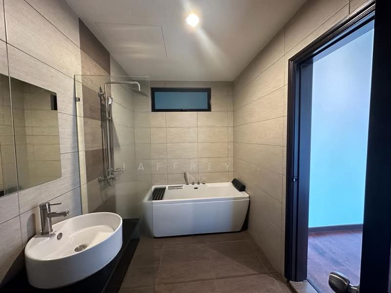 Service Residence for Sale at Molek Regency - Jaffrey . - PropertyGuru.com.my