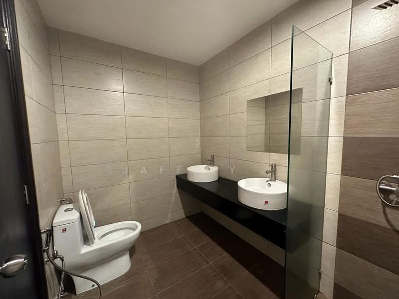 Service Residence for Sale at Molek Regency - Jaffrey . - PropertyGuru.com.my