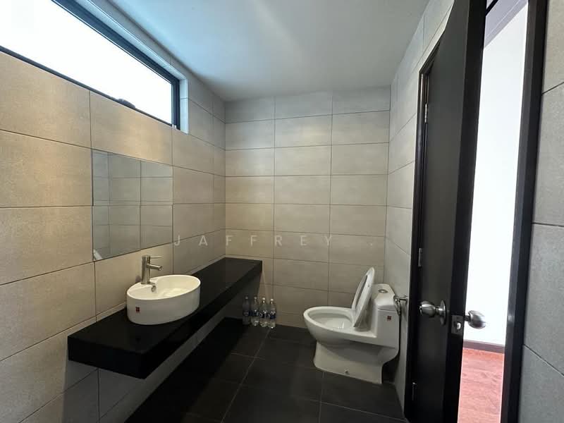 Service Residence for Sale at Molek Regency - Jaffrey . - PropertyGuru.com.my