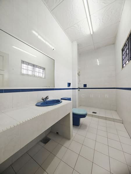 Rumah Berkembar untuk Disewa di New Pasir Puteh (Ipoh) - Vincent Chin - Bathroom - PropertyGuru.com.my