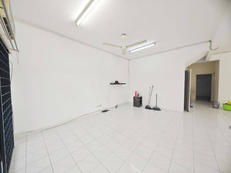 Rumah Berkembar untuk Disewa di New Pasir Puteh (Ipoh) - Vincent Chin - Living Room - PropertyGuru.com.my