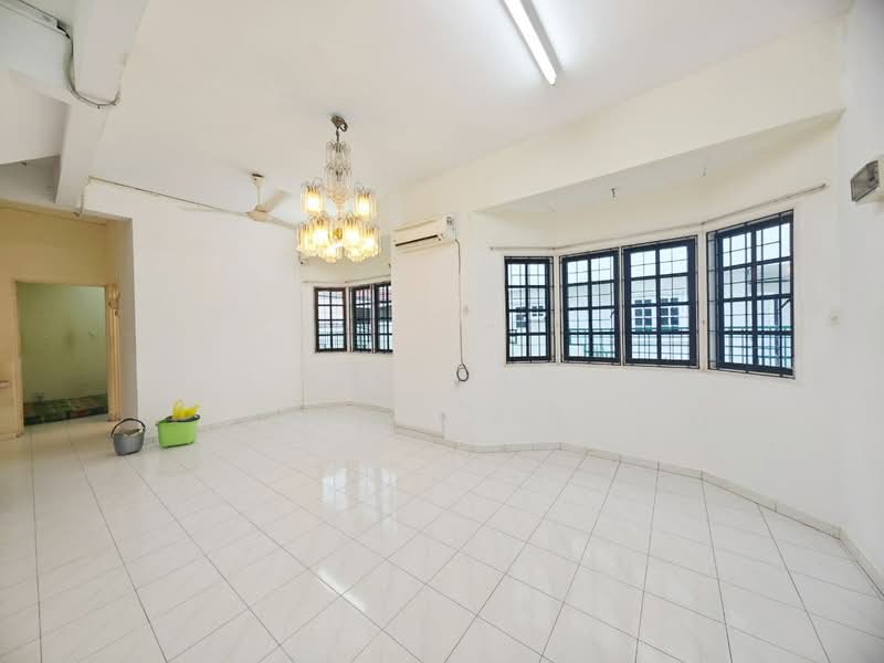Rumah Berkembar untuk Disewa di New Pasir Puteh (Ipoh) - Vincent Chin - Living Room - PropertyGuru.com.my