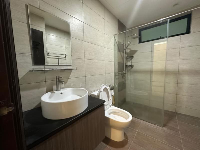 Service Residence for Sale at Molek Regency - Jaffrey . - PropertyGuru.com.my