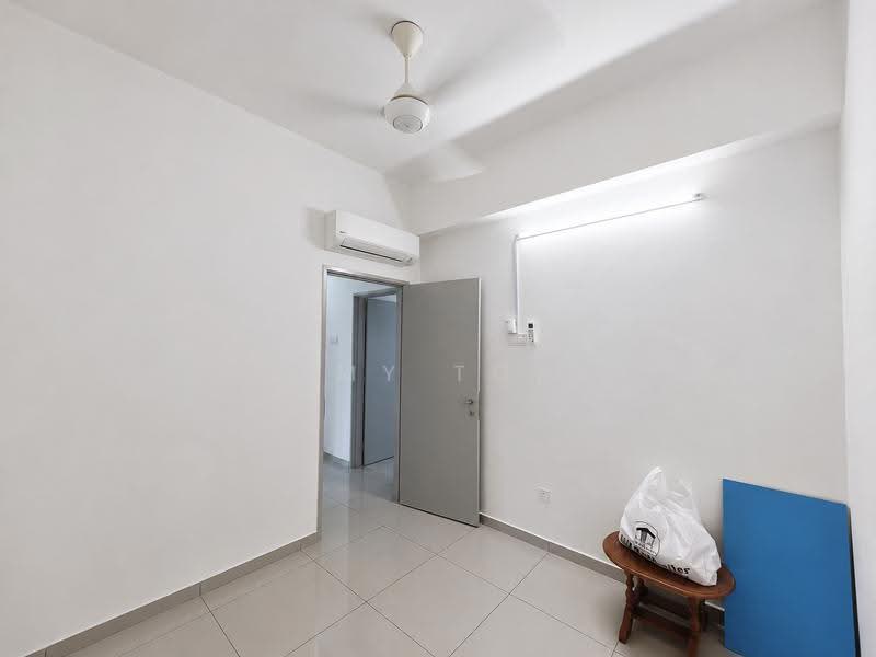 Kediaman Servis untuk Dijual di The Promenade - Amy Toh - 2'nd Bedroom - PropertyGuru.com.my
