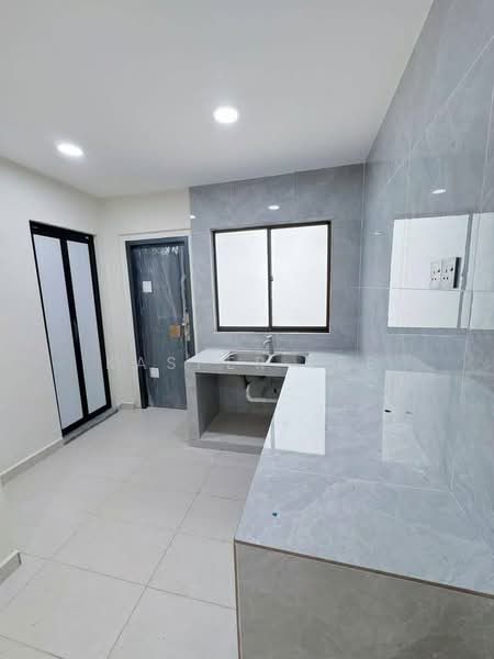 Rumah Teres 2 Tingkat untuk Dijual di Taman Johor Jaya (Johor Bahru) - Kasper Lee - Kitchen - PropertyGuru.com.my