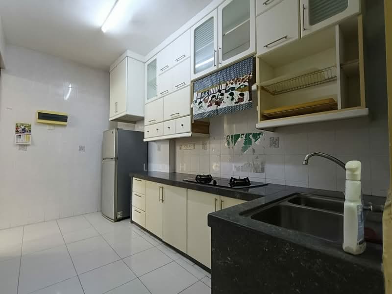 Kondominium untuk Dijual di Vistaria Condominium - Loh CL - Kitchen - PropertyGuru.com.my