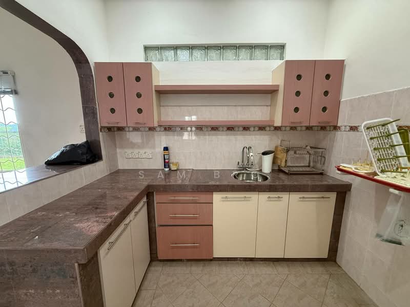Semi-Detached House for Sale in Taman Sunrise (Kluang) - Sam Bro - Kitchen - PropertyGuru.com.my