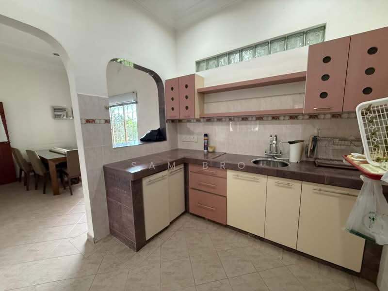 Semi-Detached House for Sale in Taman Sunrise (Kluang) - Sam Bro - Kitchen - PropertyGuru.com.my