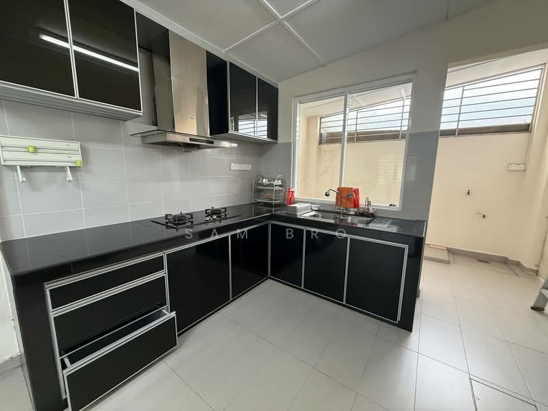 Semi-Detached House for Sale in Taman Sunrise (Kluang) - Sam Bro - Kitchen - PropertyGuru.com.my