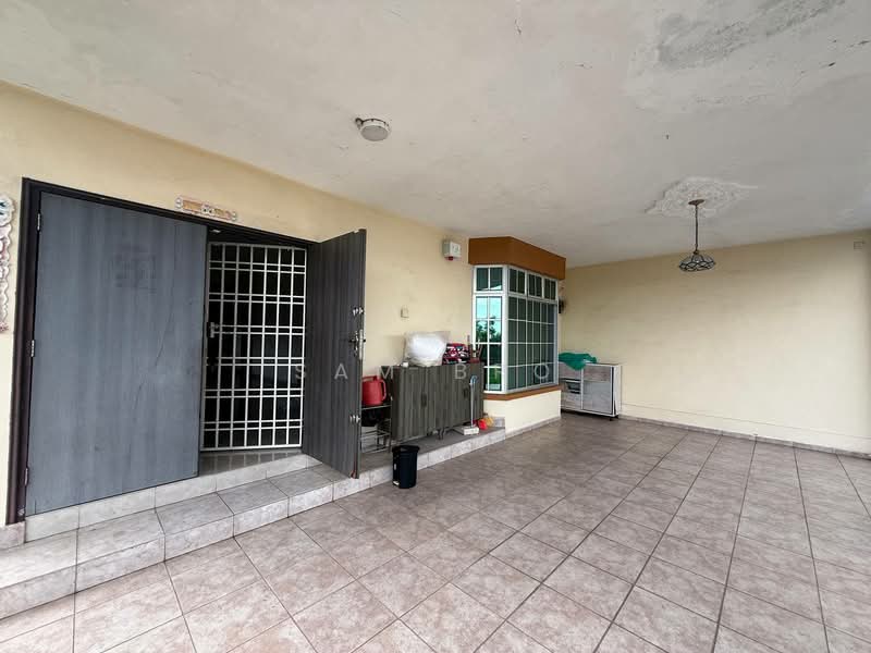 Semi-Detached House for Sale in Taman Sunrise (Kluang) - Sam Bro - Entrance - PropertyGuru.com.my