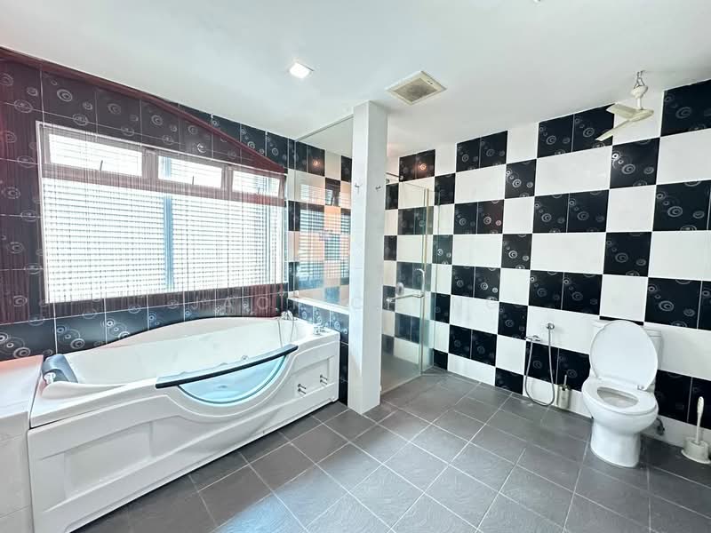 Rumah Teres 2 Tingkat untuk Dijual di Kota Emerald (Rawang) - Jack Cheng - Bathroom - PropertyGuru.com.my