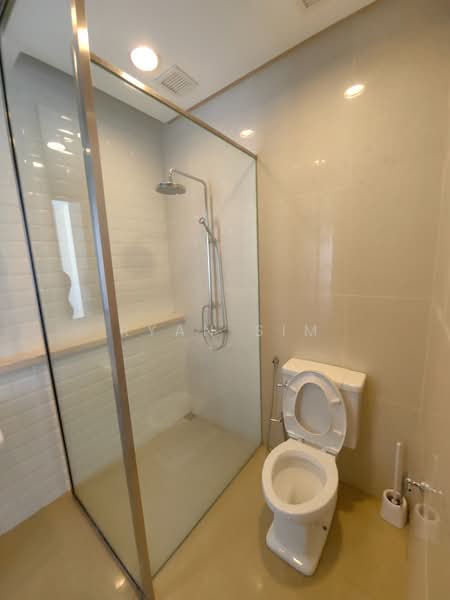 Condominium for Rent at Quayside Seafront Resort Condominiums - Ryan Sim - Bathroom - PropertyGuru.com.my