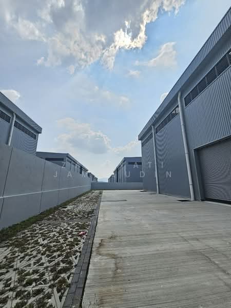 Factory for Rent in Sungai Buloh (Selangor) - Zahayati Jamaludin - Exterior - PropertyGuru.com.my