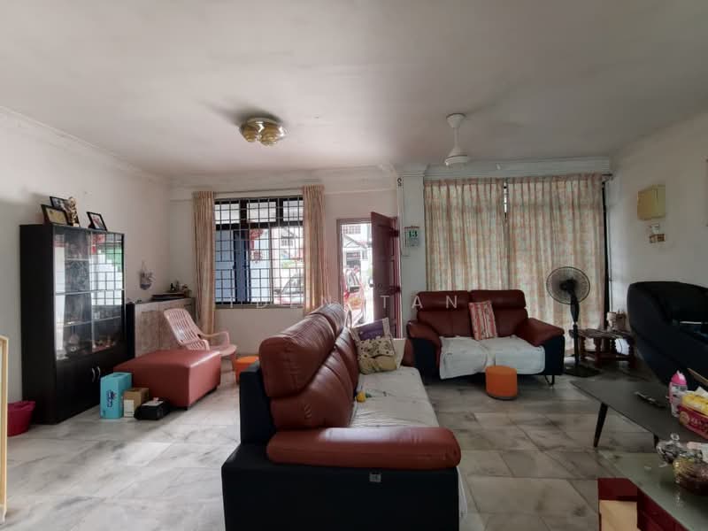 Rumah Teres 2 Tingkat untuk Dijual di Taman Sri Putri (Skudai) - Iden Tan - Living Room - PropertyGuru.com.my